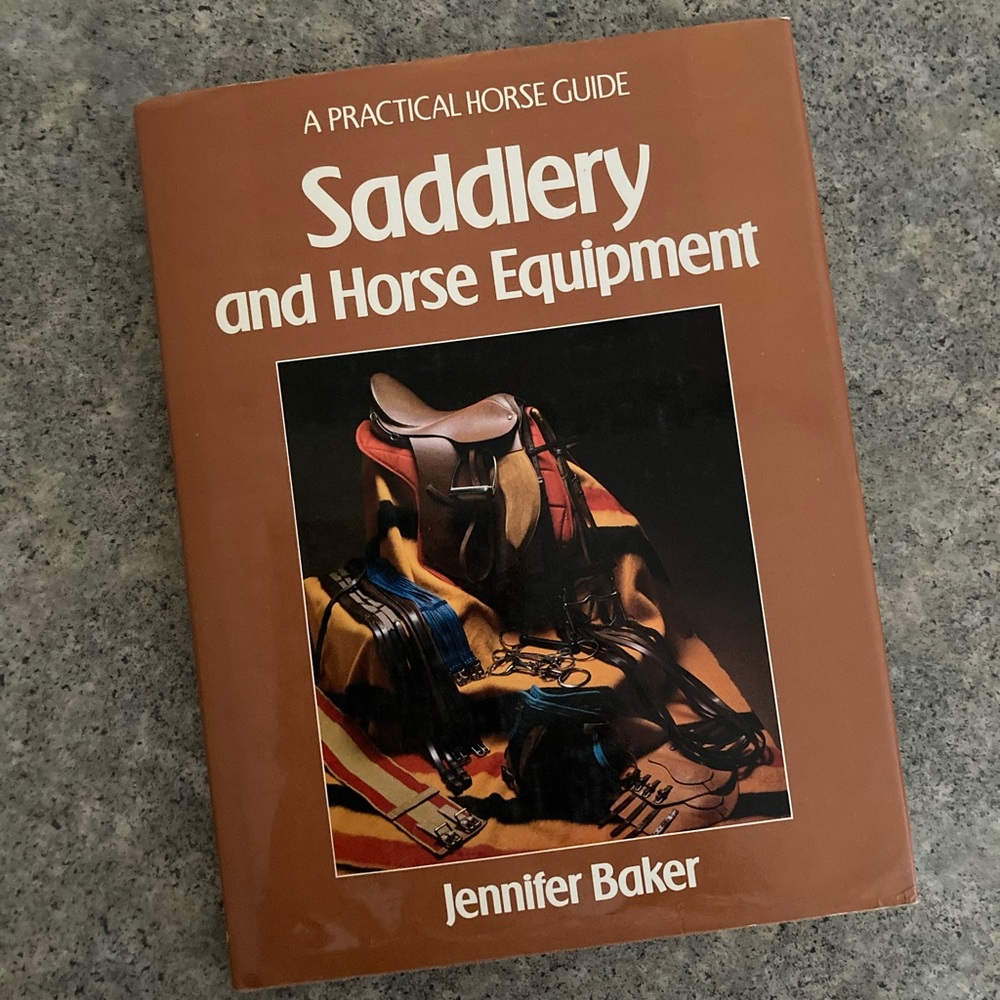 📕 Vintage Saddlery and Horse Equipment [Arco Publishing] Western Décor Book